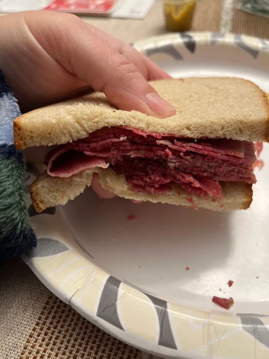 Ben's Kosher Delicatessen Restaurant & Caterers — foto 3