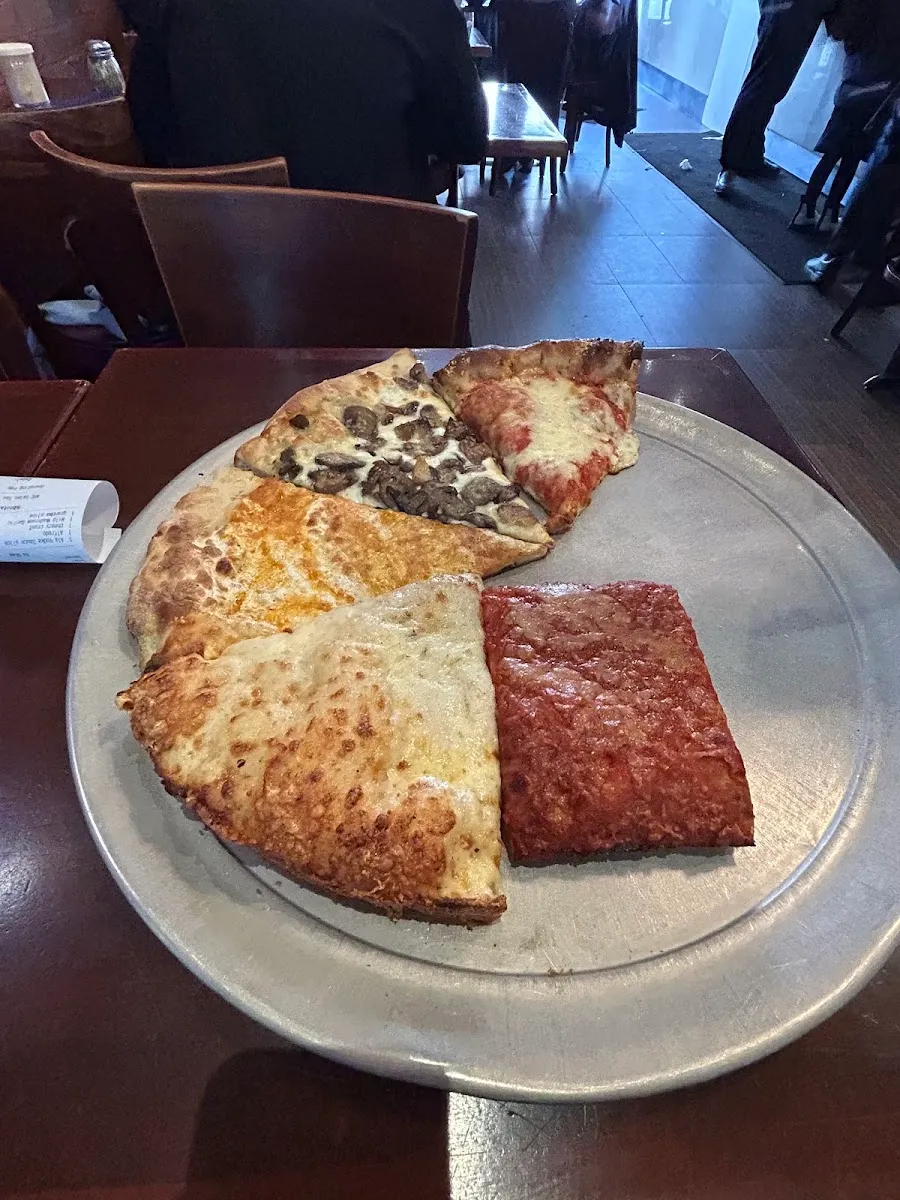 Benny's Brick Oven Pizza — photo 6