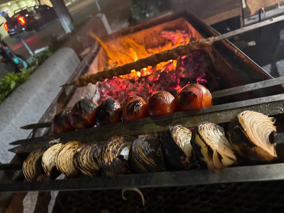 Bennys Grill LA — photo 10