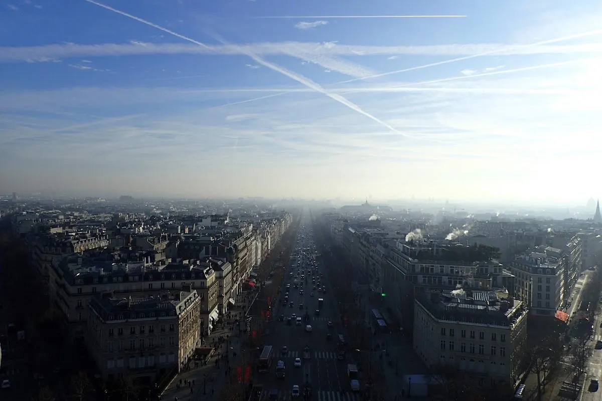 Beth Habad Loubavitch-Champs Elysées — foto 4