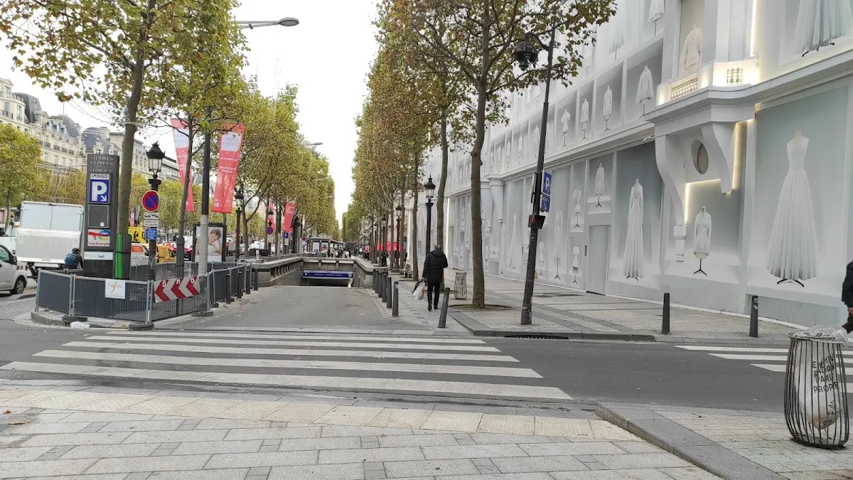 Beth Habad Loubavitch-Champs Elysées — foto 7