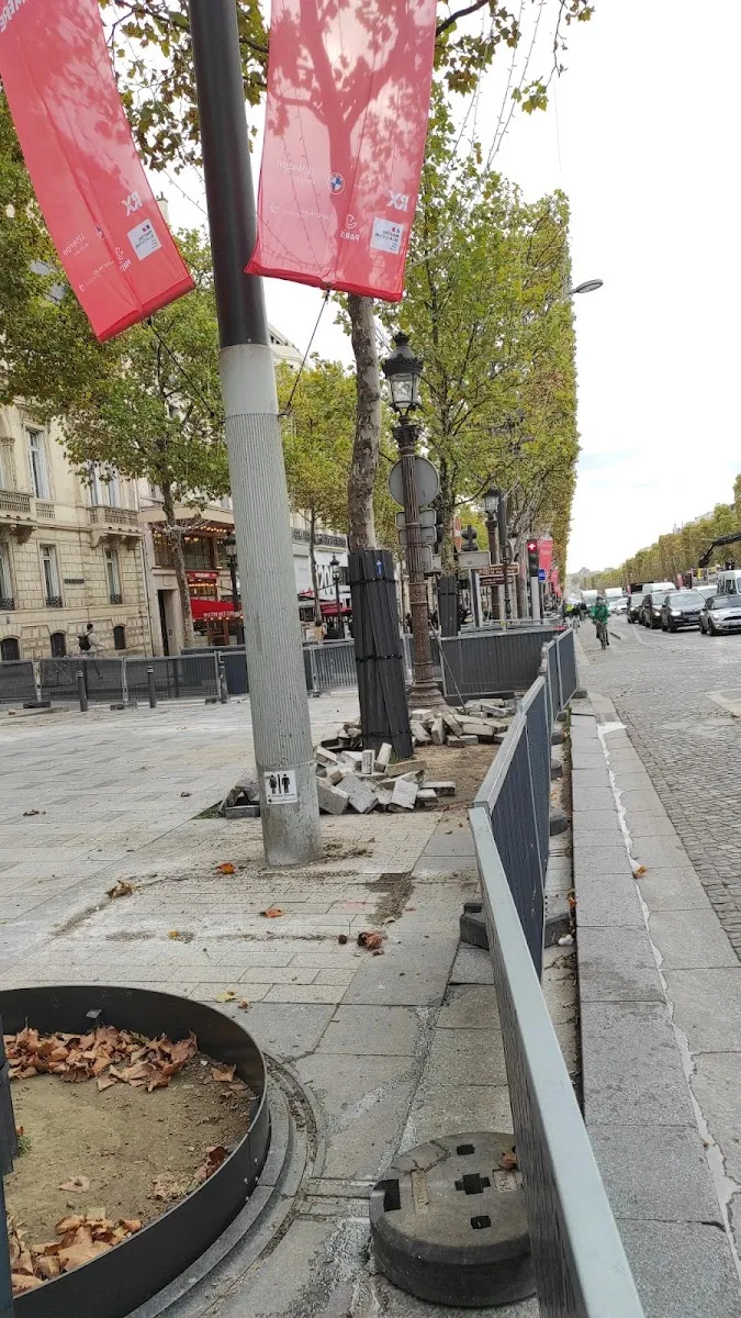 Beth Habad Loubavitch-Champs Elysées — foto 8