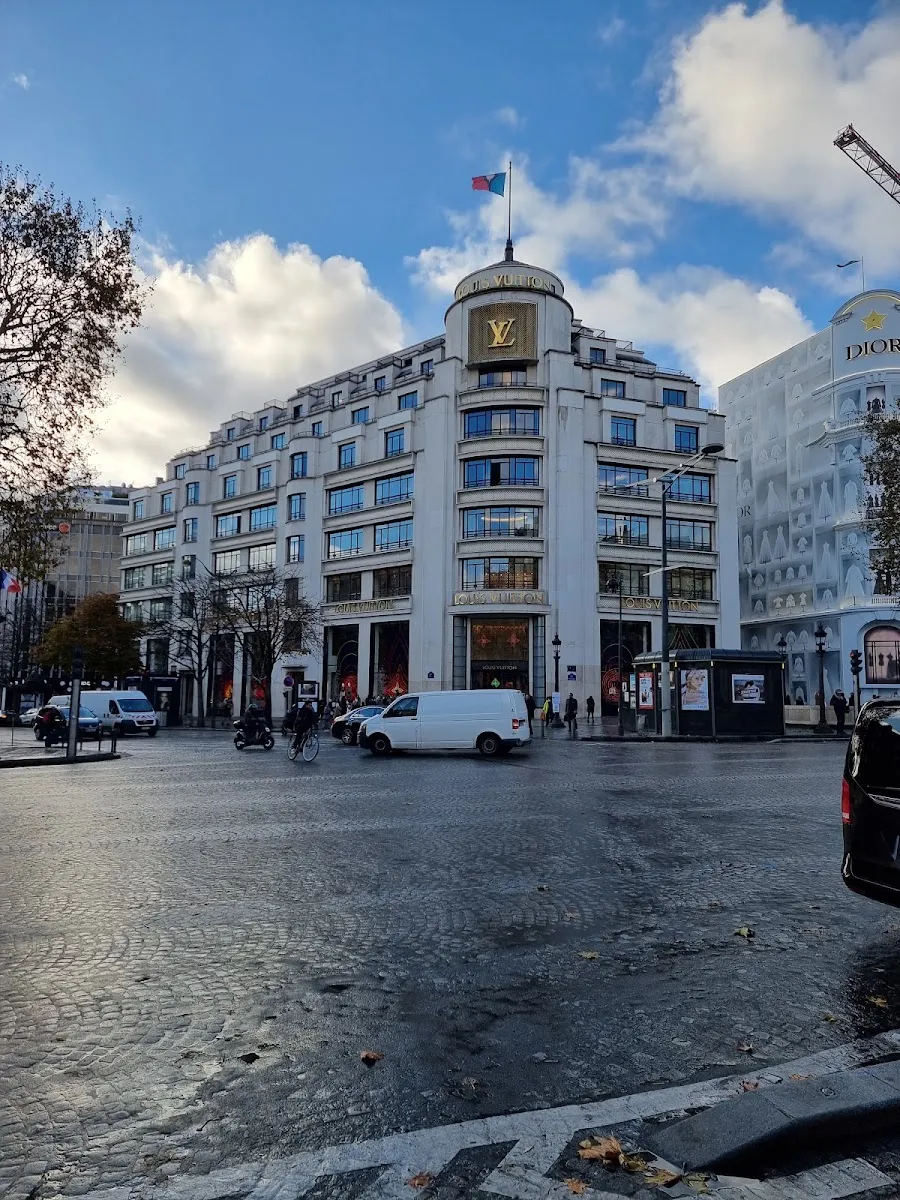 Beth Habad Loubavitch-Champs Elysées — foto 9