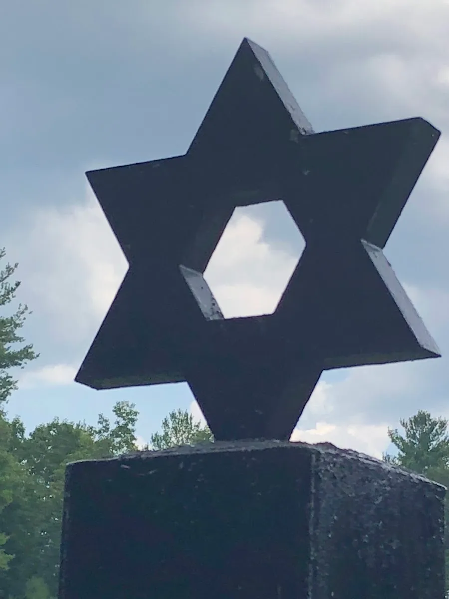 Beth Hillel Cemetery — photo 2
