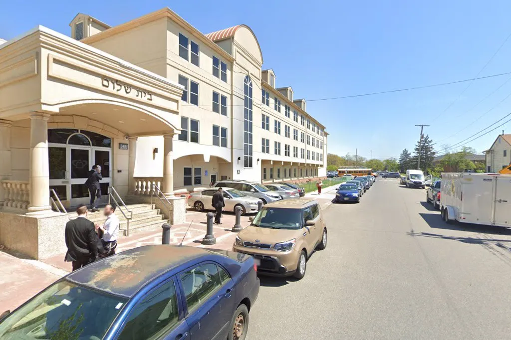 Beth Medrash Govoha - Bais Shalom Building — foto 2