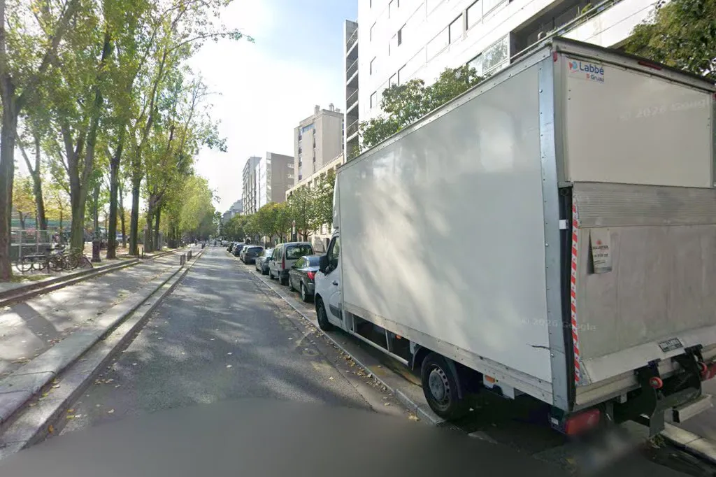 Beth Menahem Quai de Seine — photo 3