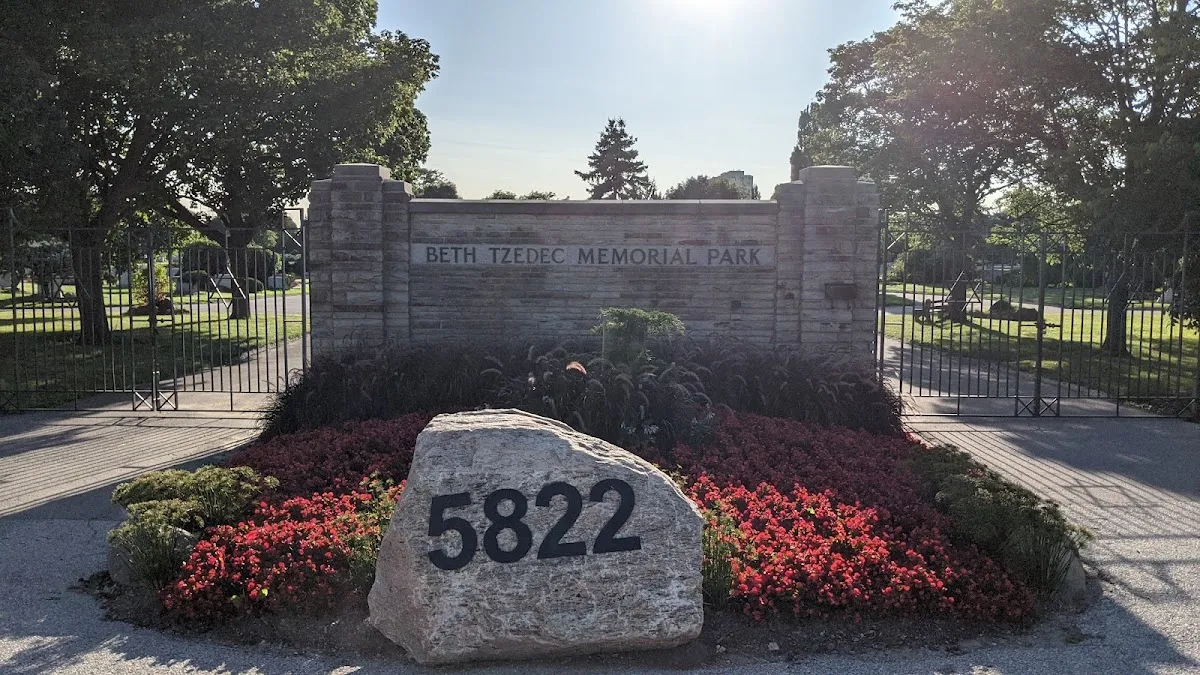 Beth Tzedec Memorial Park