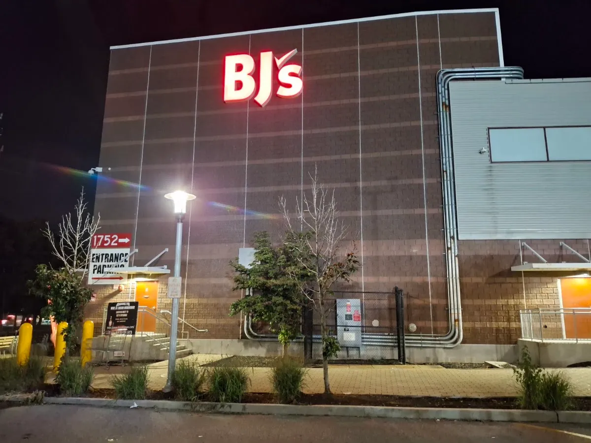 BJ's Wholesale Club (Bensonhurst) — photo 6