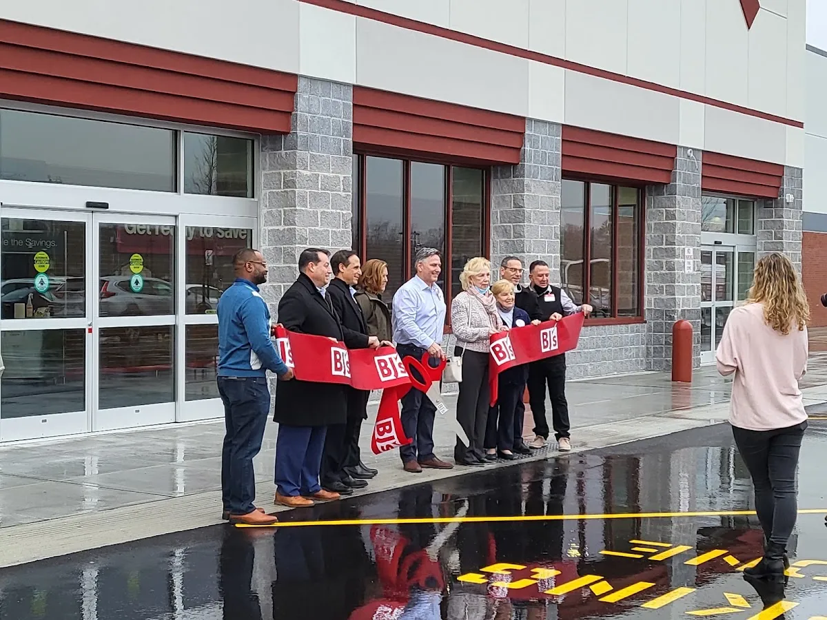 BJ's Wholesale Club (Commack) — photo 6