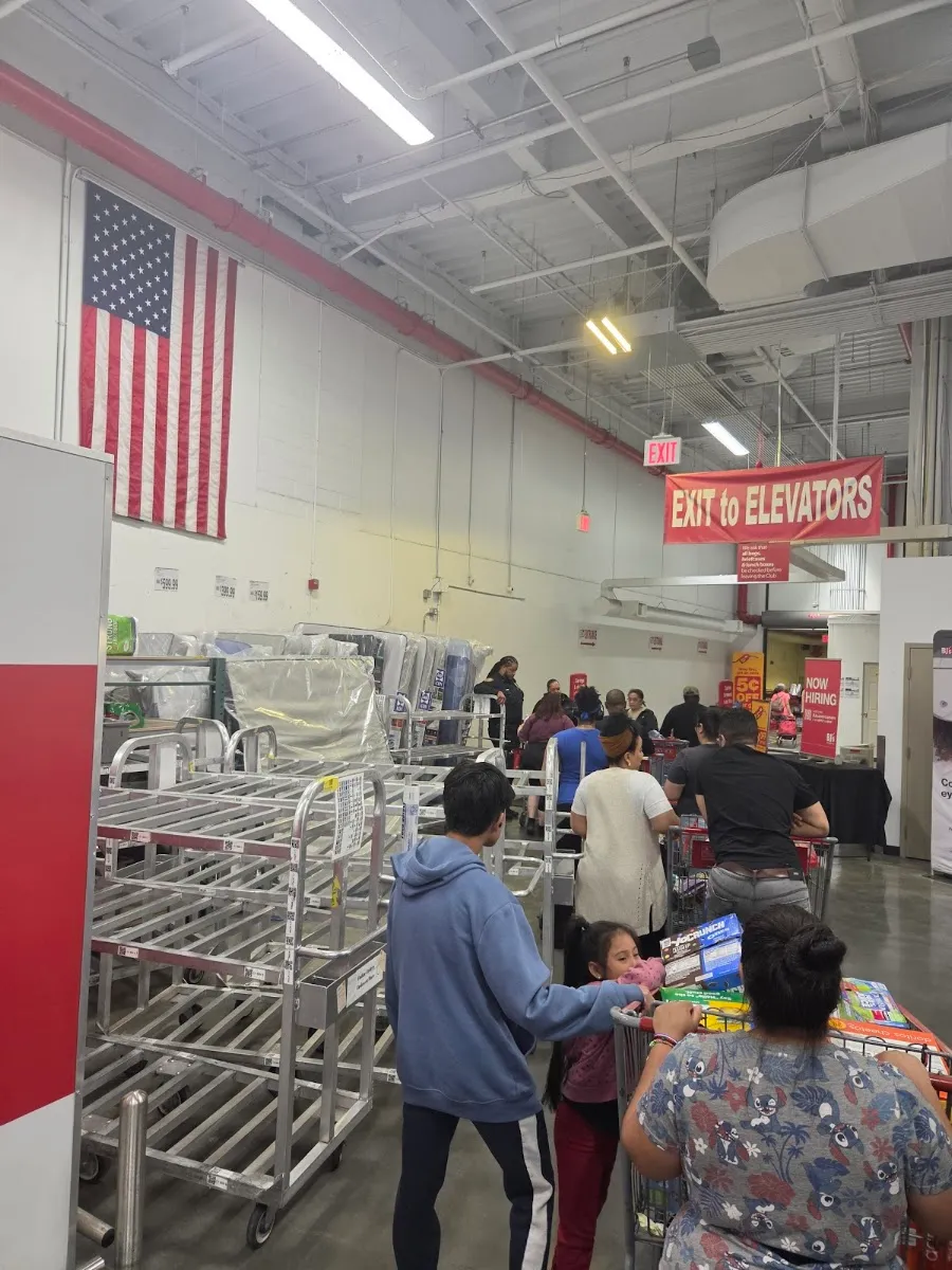 BJ's Wholesale Club (Riverdale) — photo 4