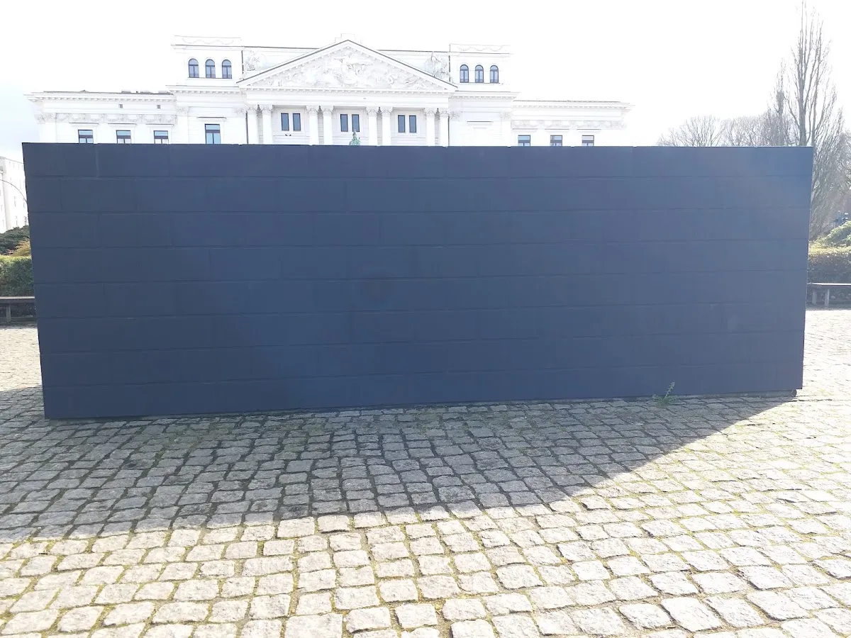 Black Form - Dedicated to the Missing Jews — foto 5