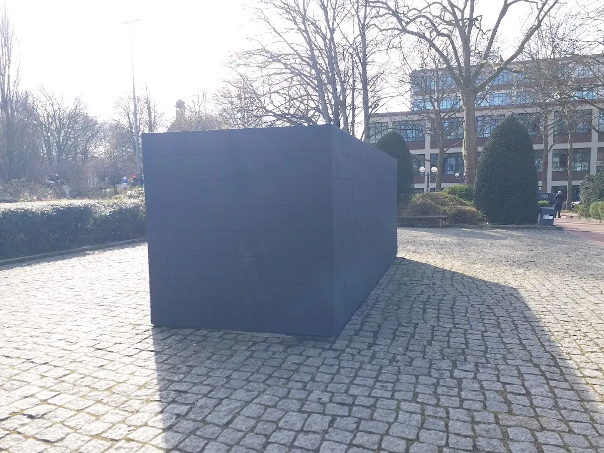 Black Form - Dedicated to the Missing Jews — foto 6