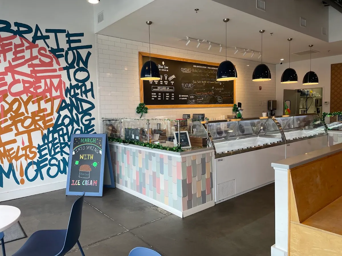 Blue Cow Ice Cream Co. (Greengate) — foto 4