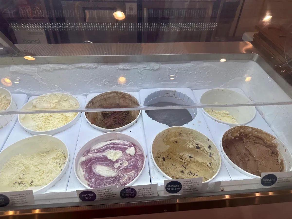 Blue Cow Ice Cream Co. (Greengate) — foto 6
