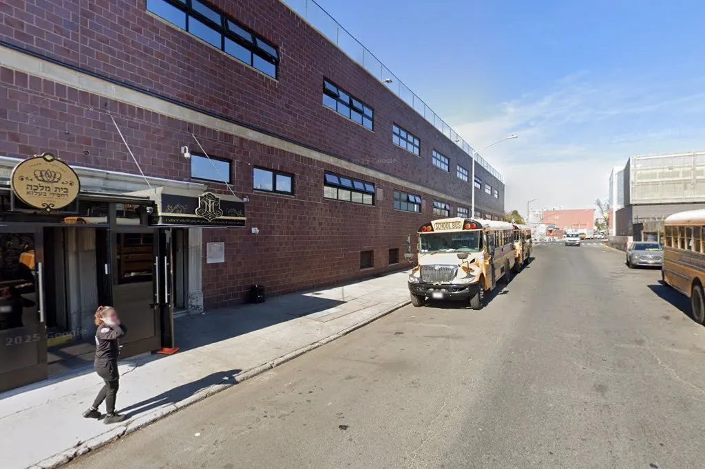 Bnos Jerusalem of Belz — foto 2