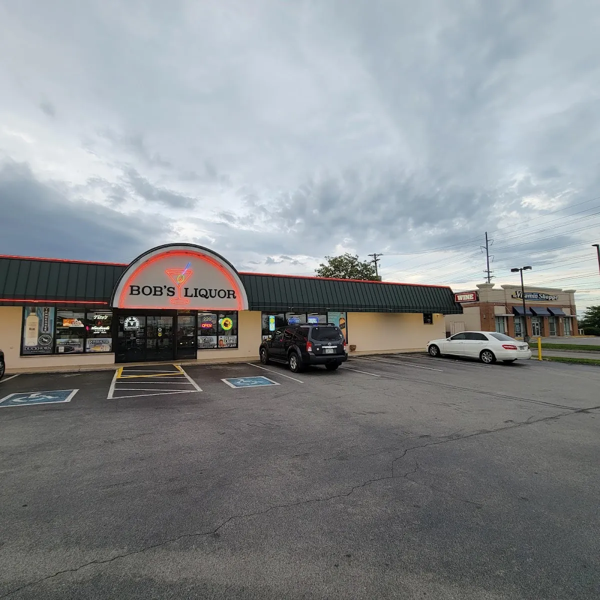 Bob's Liquor & Wine
