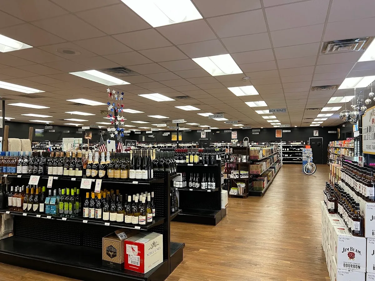 Bob's Liquor & Wine — photo 3