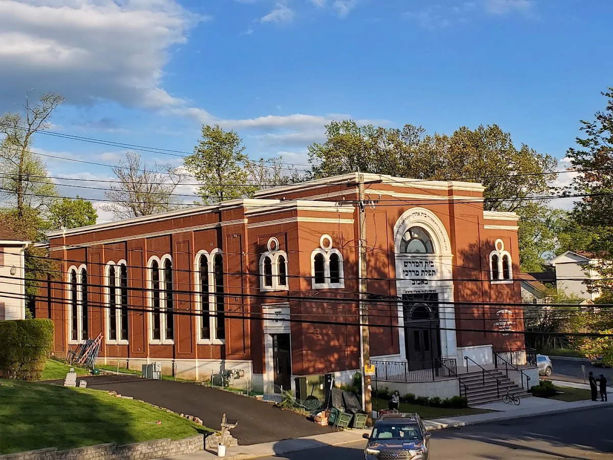 Bobov Monsey Shul — foto 2