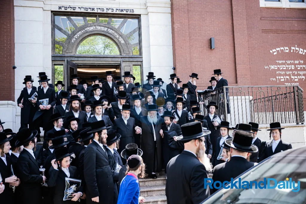 Bobov Monsey Shul — foto 4