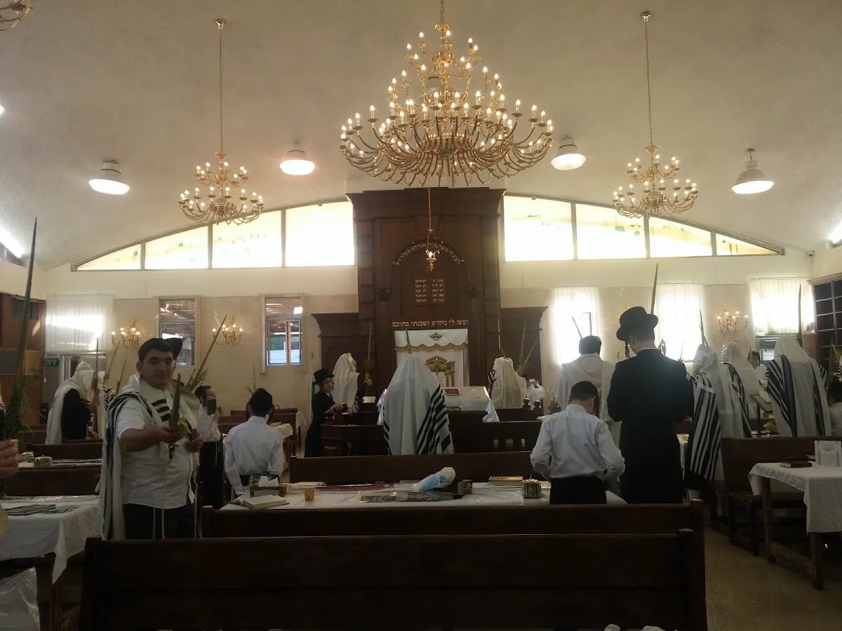 Bobov Yeshiva (Bat Yam)