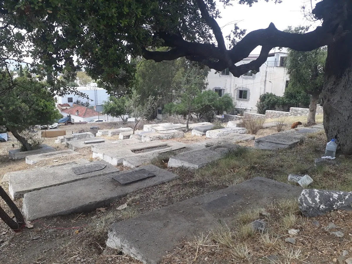 Bodrum Yahudi Mezarlığı — foto 2