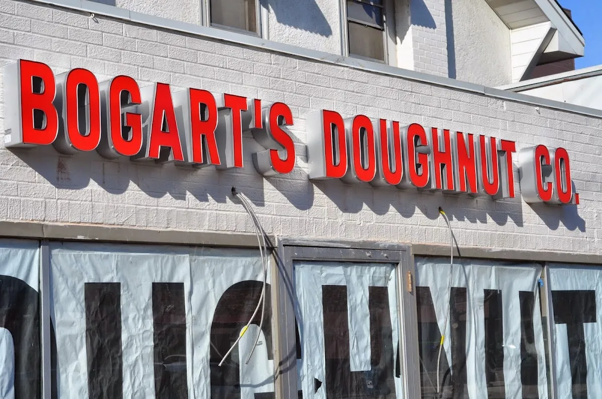 Bogart's Doughnut Co. (36th St)