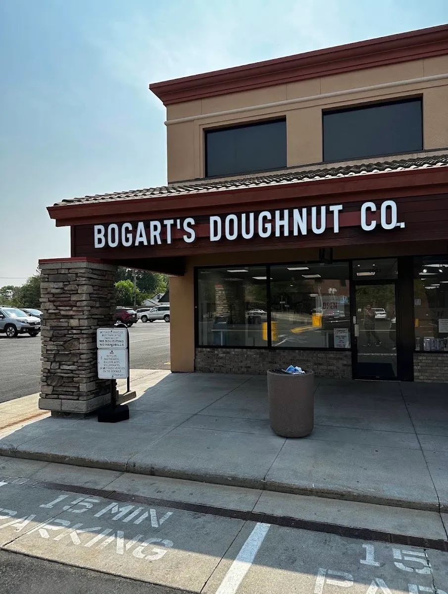 Bogart's Doughnut Co. (Excelsior Blvd)