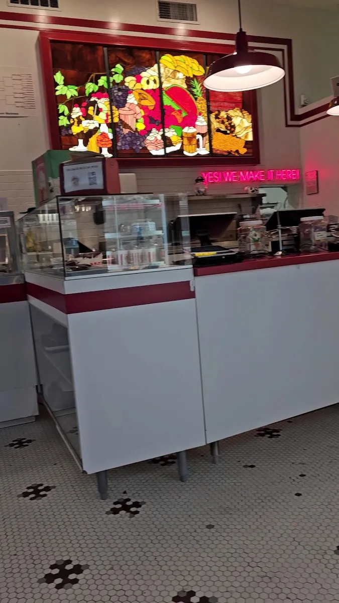 Bonnie Brae Ice Cream — photo 5