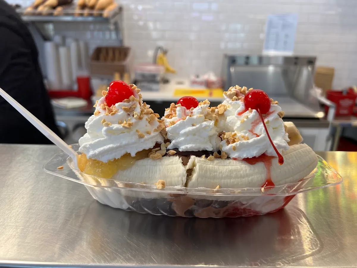 Bonnie Brae Ice Cream — photo 7