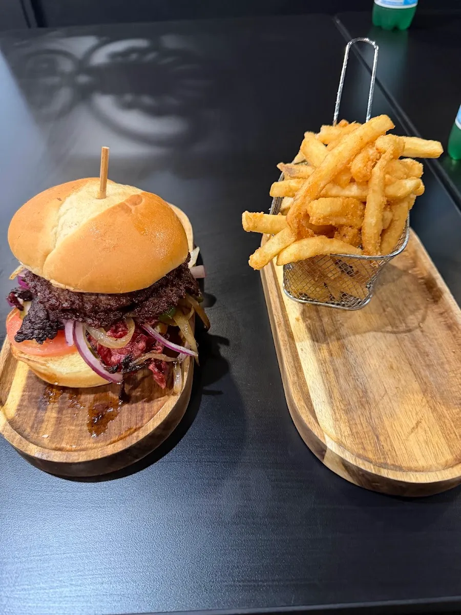 Bsari Burger Bar — photo 5