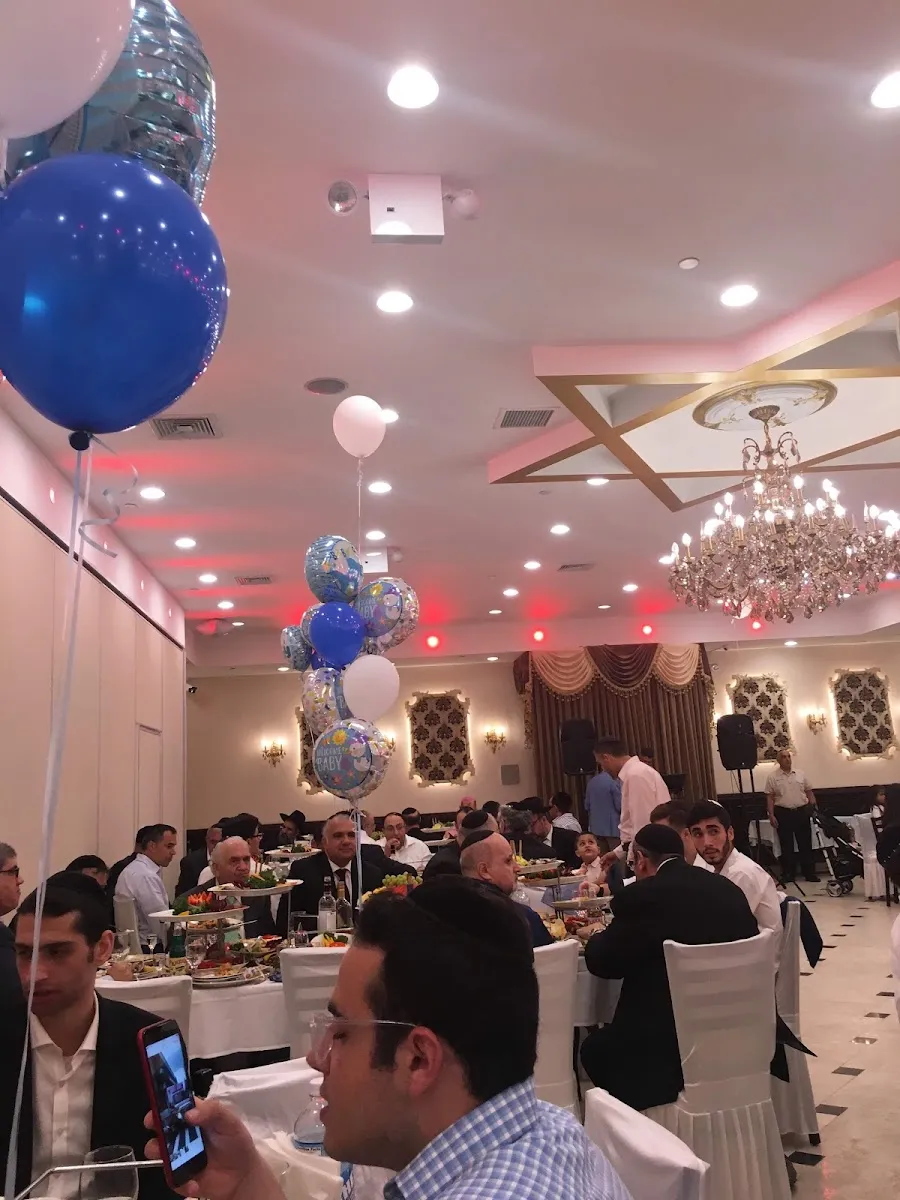 Bukharian Jewish Congregation of Jamaica Estates — foto 7