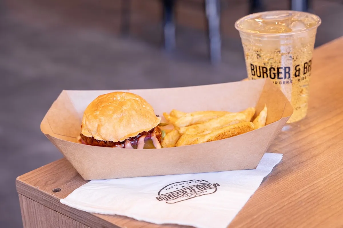 Burger & Brew Sandton — foto 5