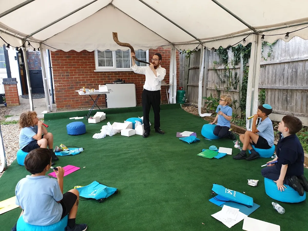Bushey Chabad — foto 3