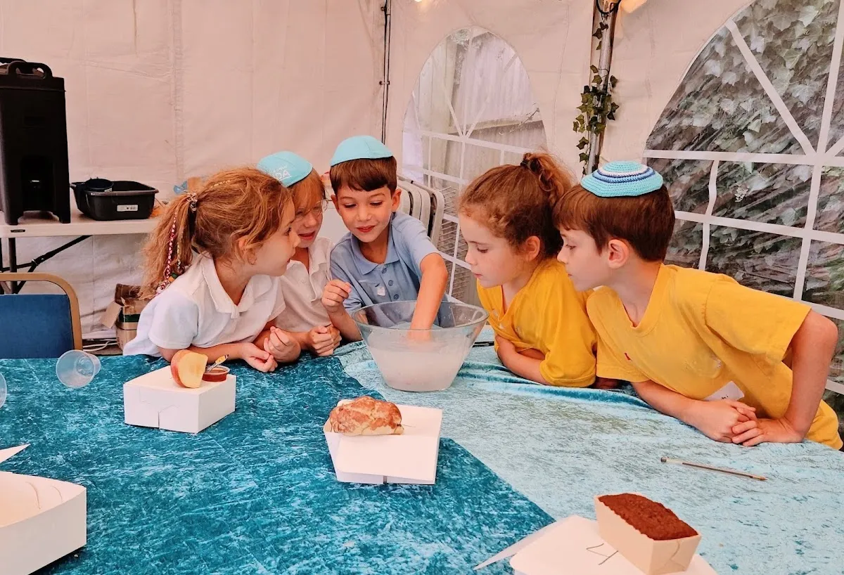 Bushey Chabad — foto 10