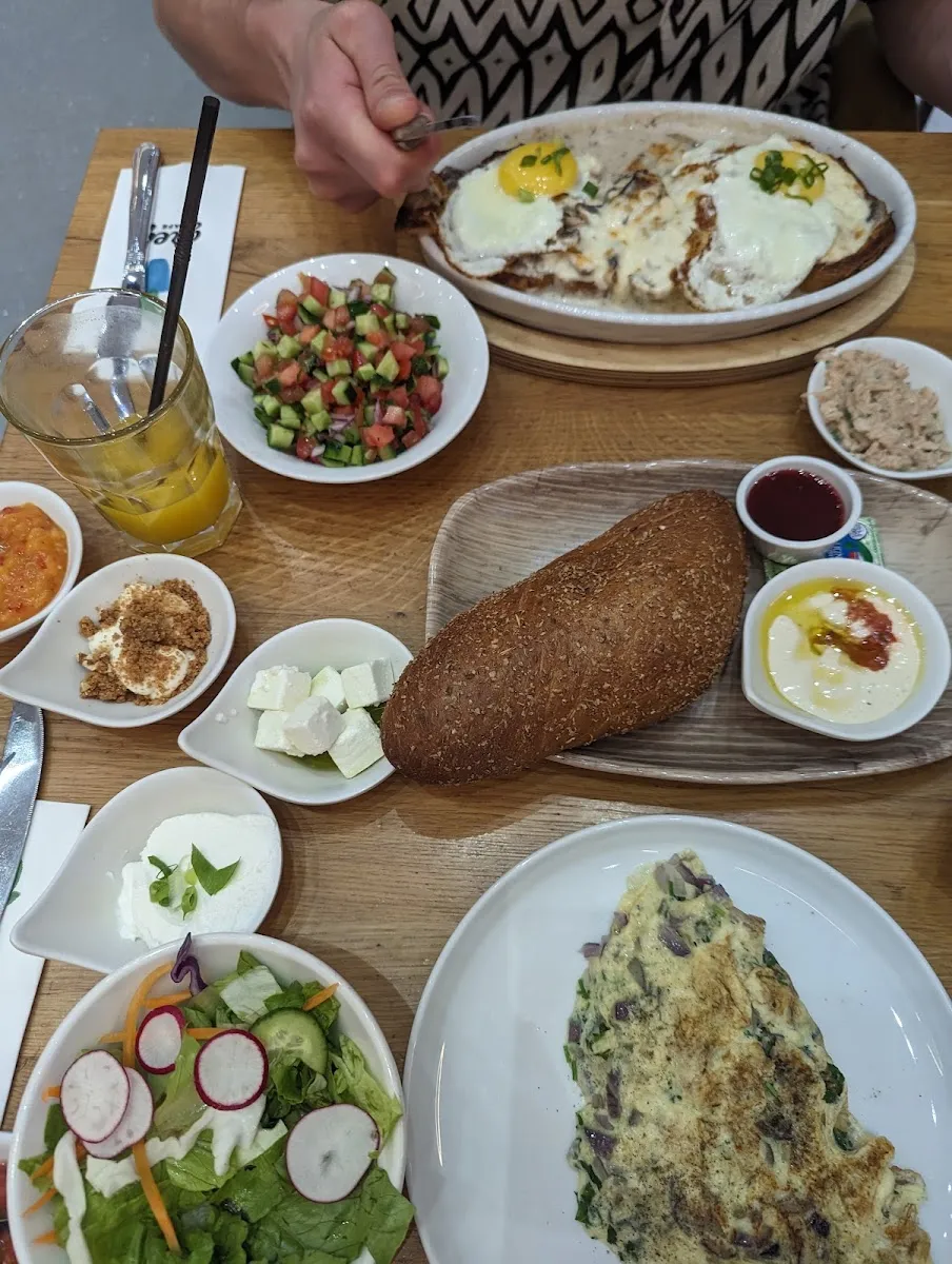 Cafe Greg (TLV Mall) — photo 4
