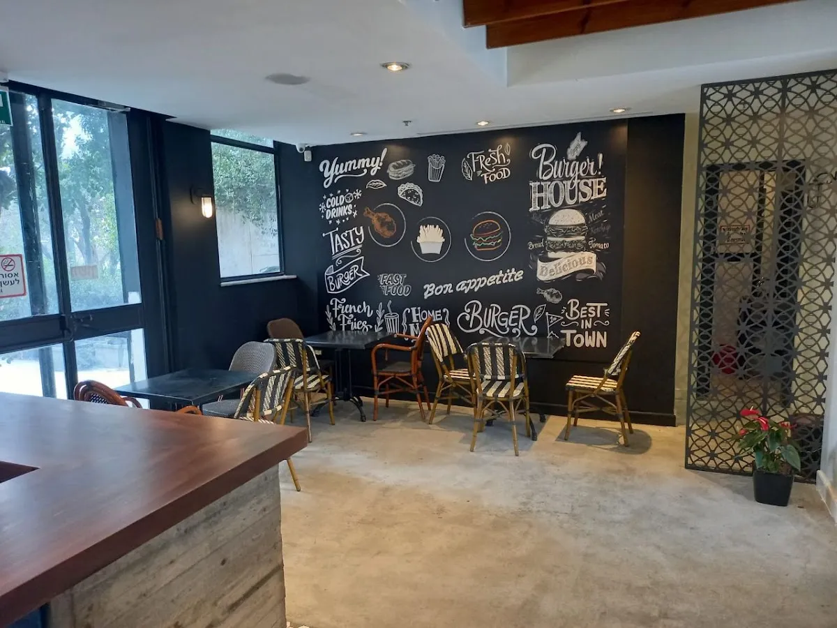 Cafe Hillel (Churchill Blvd) — foto 5