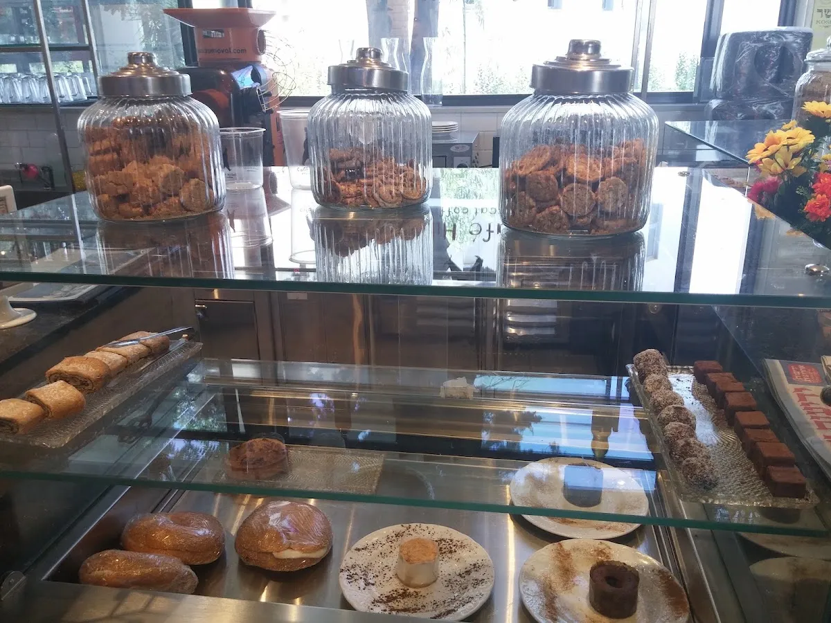 Cafe Hillel (Churchill Blvd) — foto 7