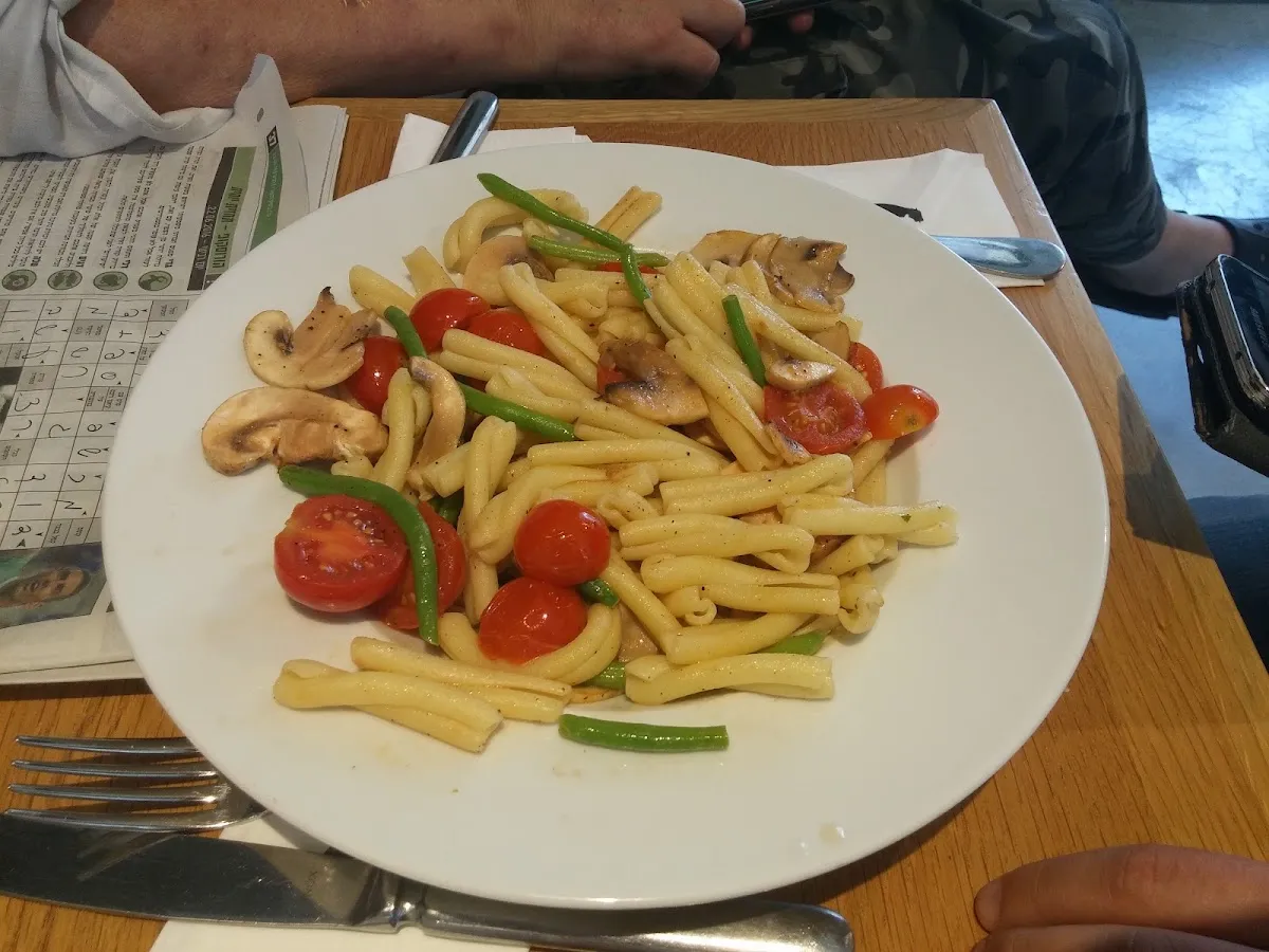 Cafe Hillel (Churchill Blvd) — foto 9