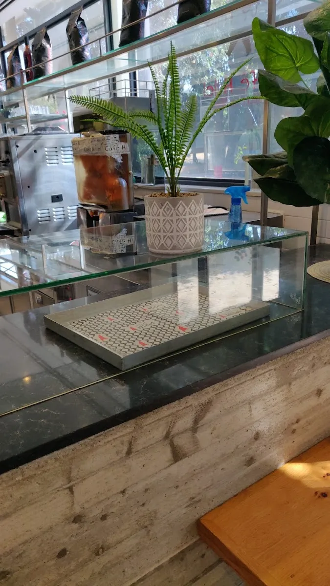 Cafe Hillel (Churchill Blvd) — foto 10