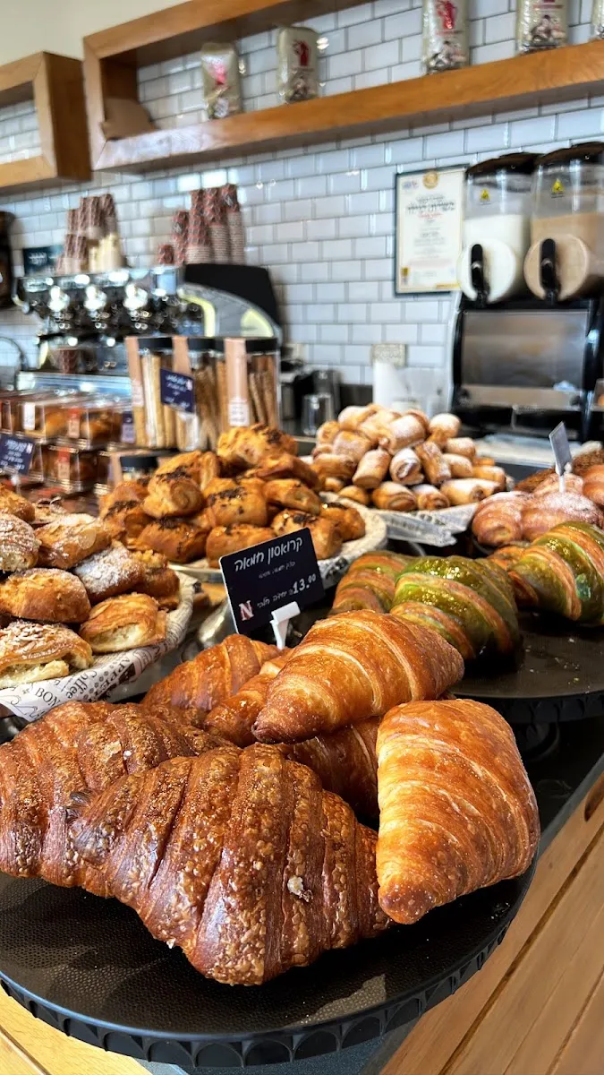 Cafe Neeman (Kanyon Ofer) — photo 6