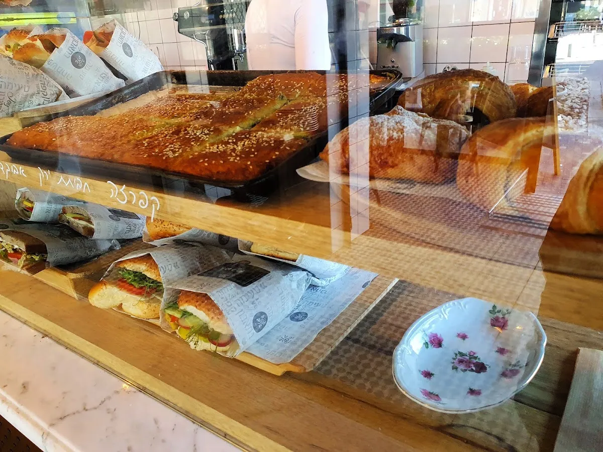Cafe Tov (Florentin) — photo 6