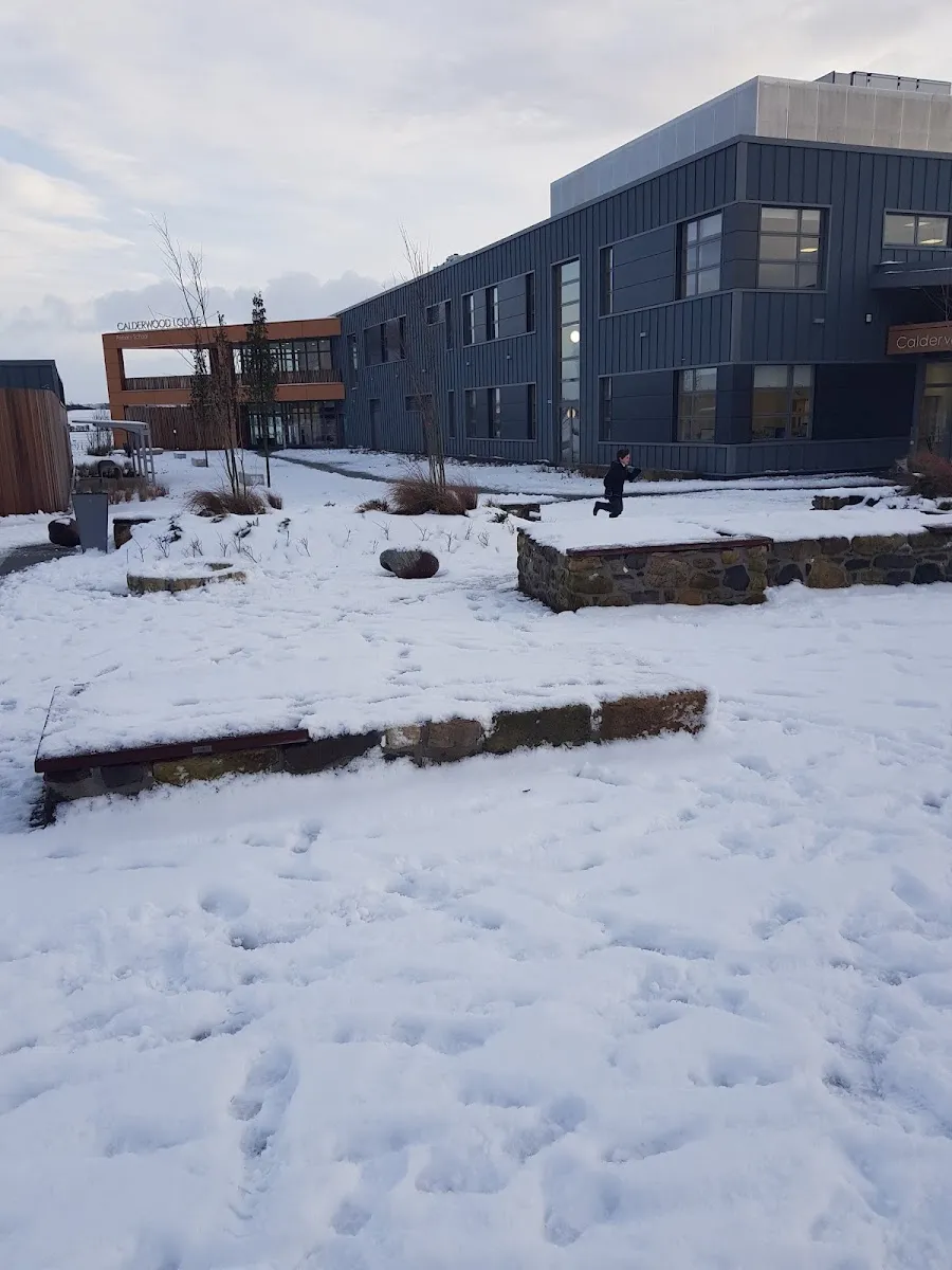 Calderwood Lodge Primary School — foto 2