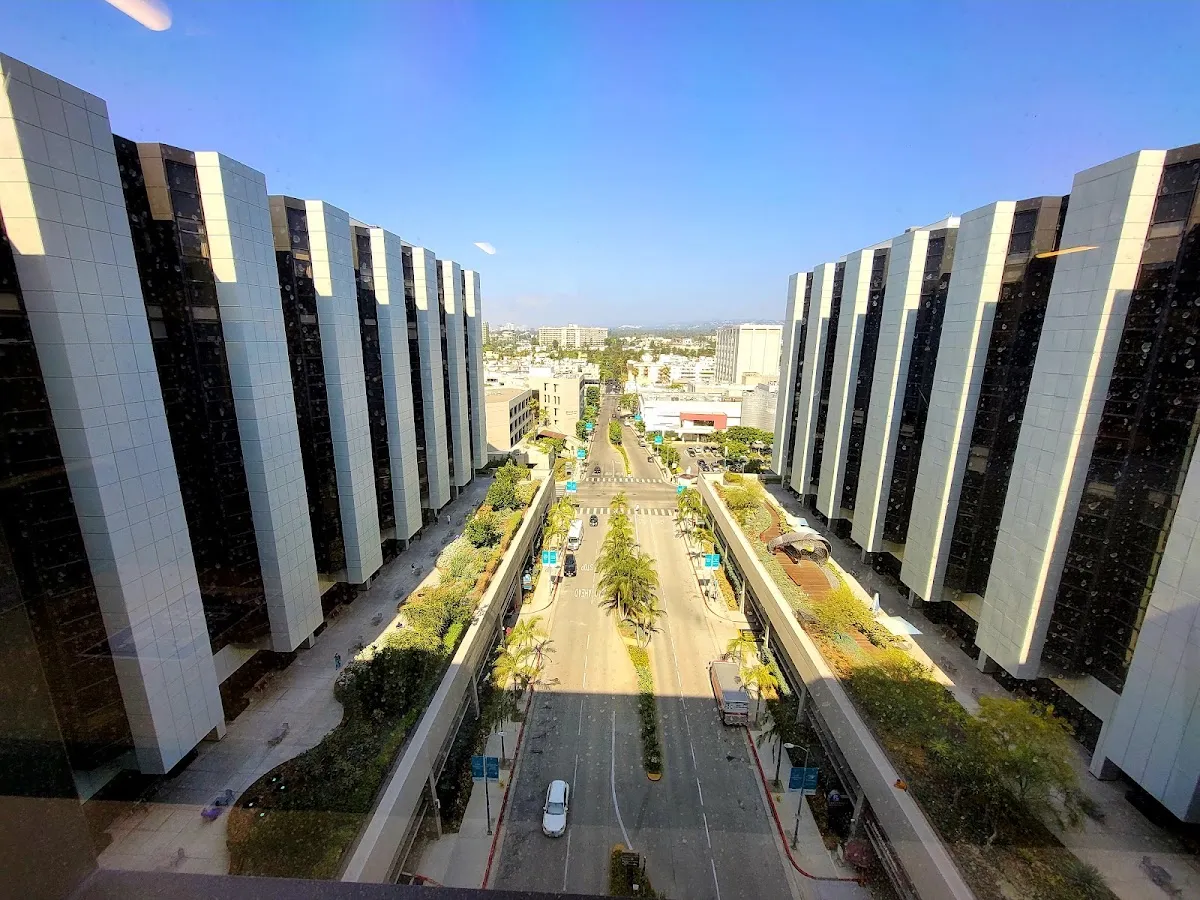 Cedars-Sinai Medical Center — photo 10
