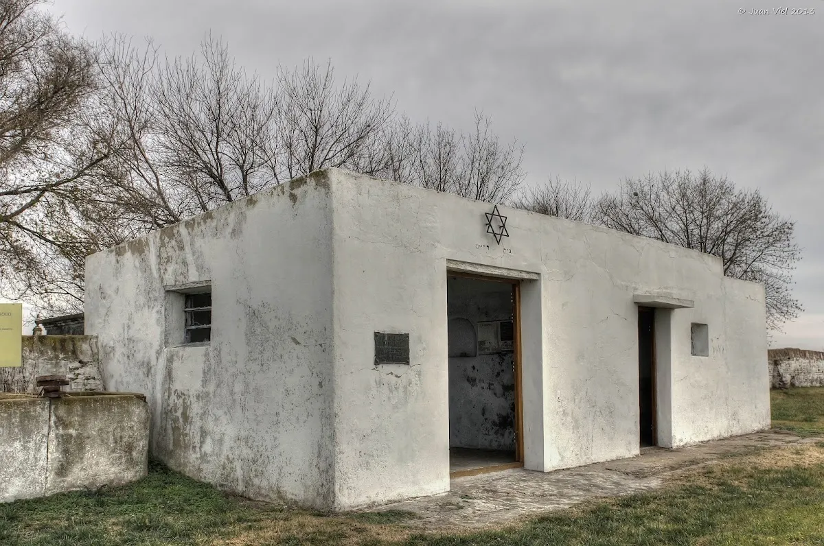 Cementerio Judío de Algarrobos — Colonia Mauricio — foto 4