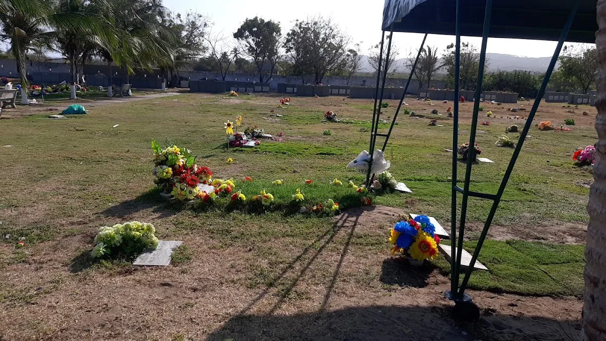 Cementerio Judío Rab Isaac Abarbanel — photo 2