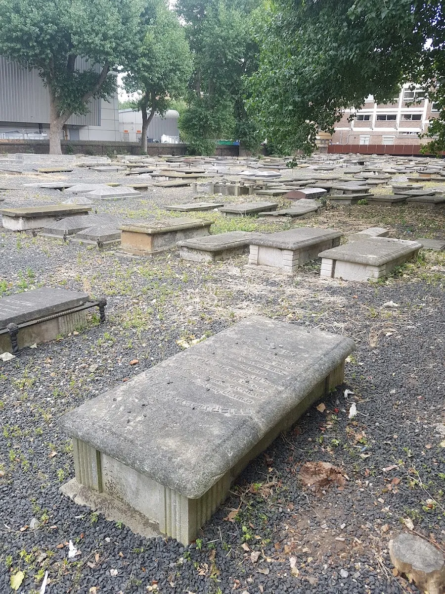 Cementerio Novo de Mile End — photo 7