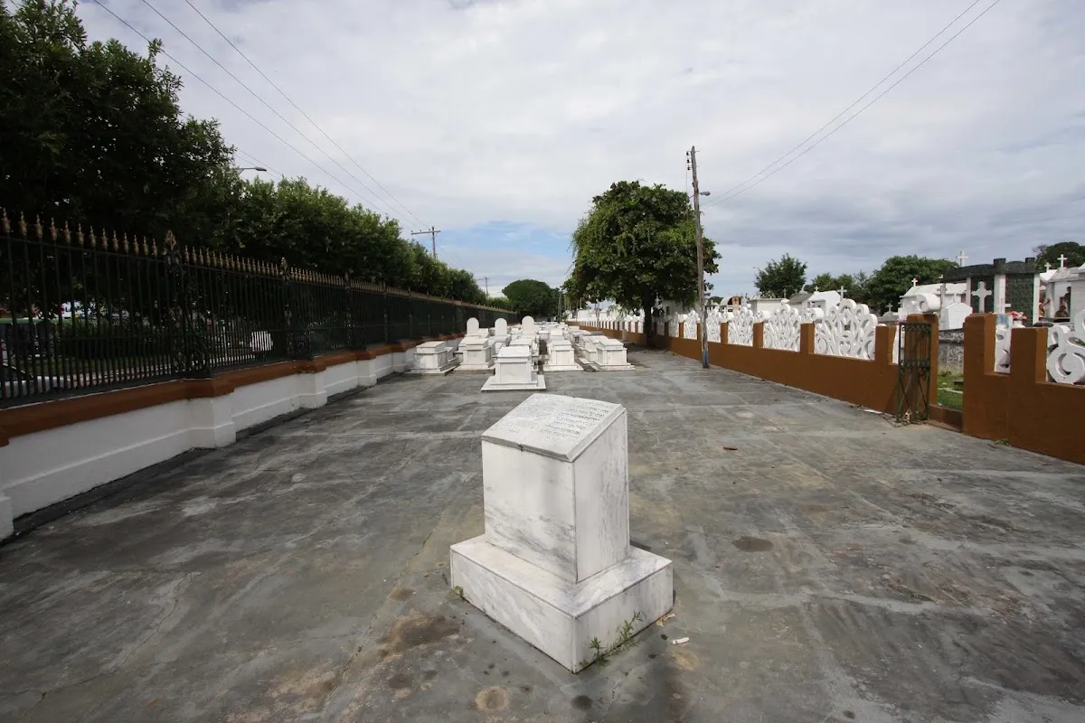 Cemiterio Israelita de Manaus — photo 2