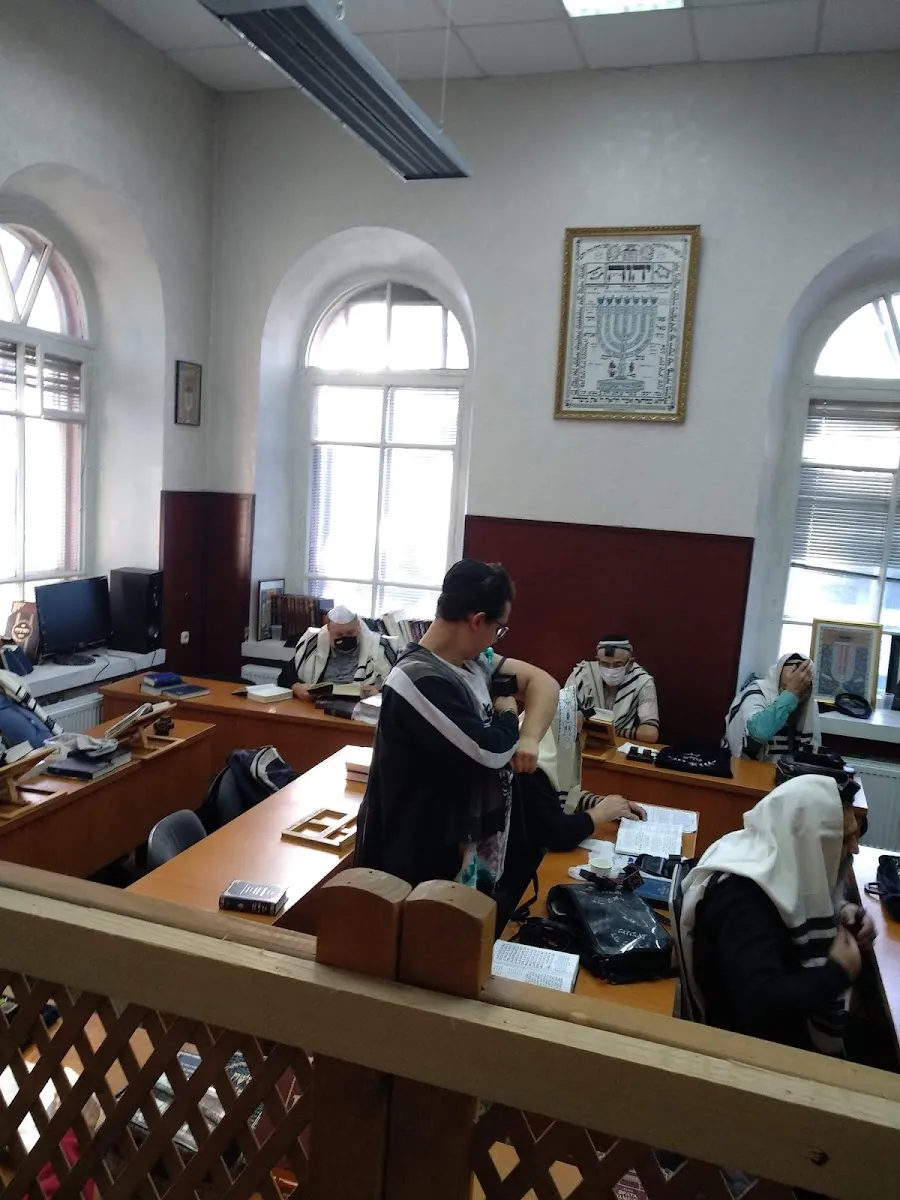 Central Synagogue - Jewish Community - Agudath Israel — foto 9