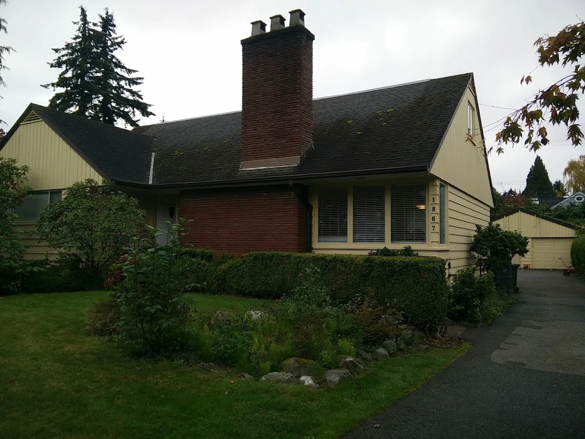 Chabad Jewish Student Centre - Vancouver — photo 3