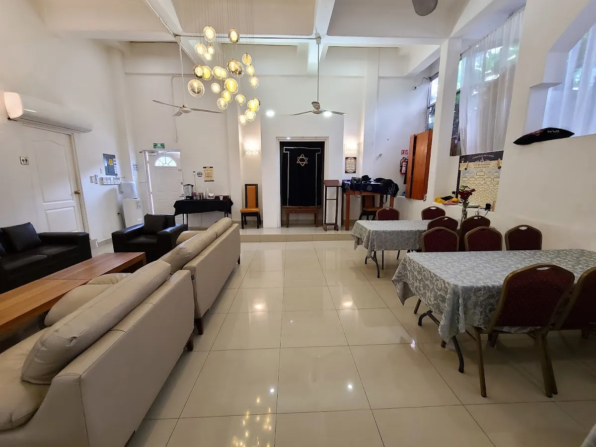Chabad Playa del Carmen (10 Avenida Norte)